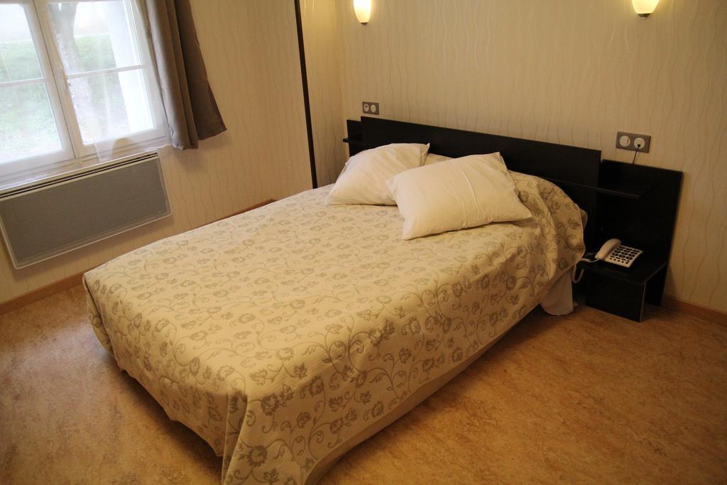 La Madeleine Hotel Saint-Benoît-sur-Loire Room photo