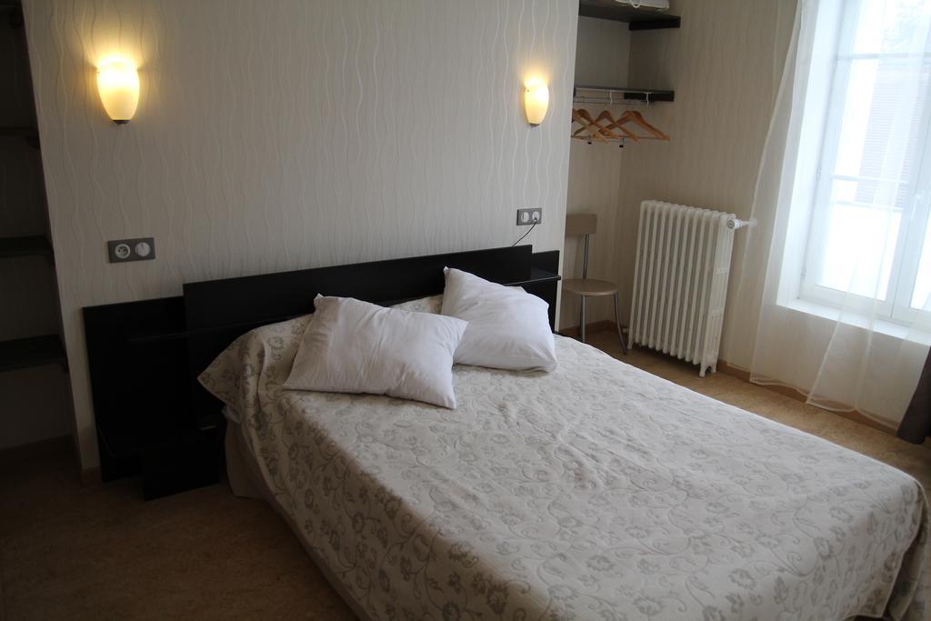 La Madeleine Hotel Saint-Benoît-sur-Loire Room photo